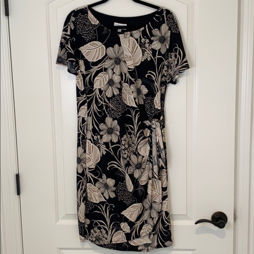 Signature by Robbie Bee floral print wrap dress Lg